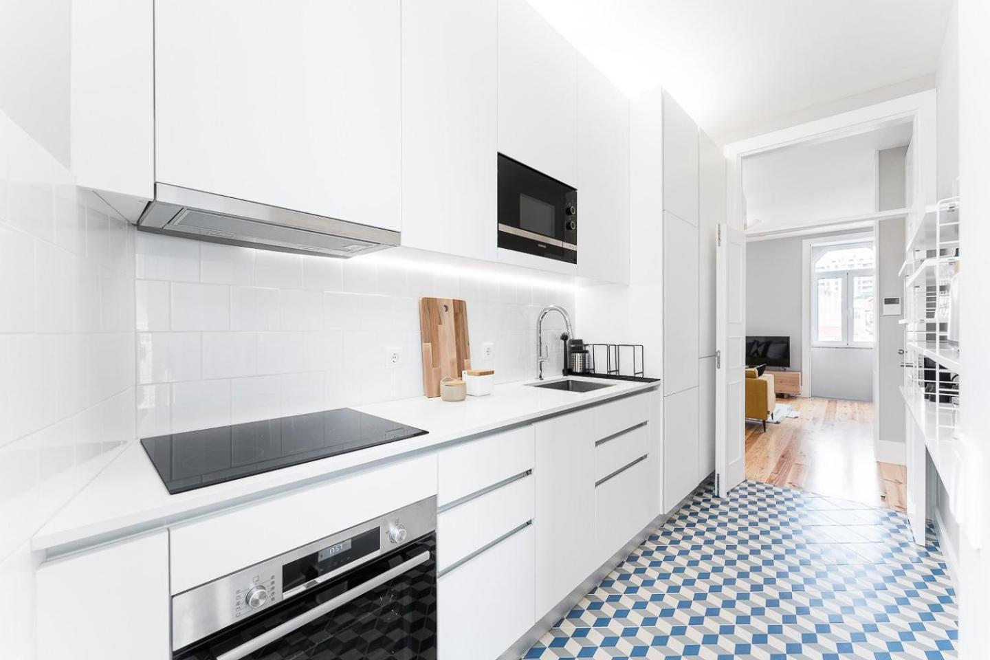 Guestready - Colorful Apt Near Agosto Station OOporto Esterno foto
