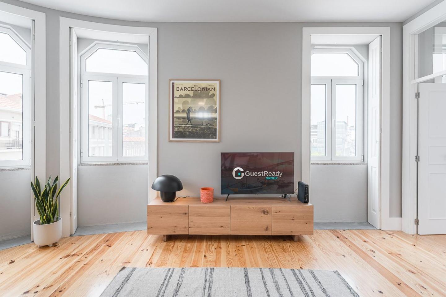 Guestready - Colorful Apt Near Agosto Station OOporto Esterno foto